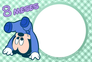 Moldura Álbum do Bebê - Mickey 8 Meses Mickey bebê ponta cabeça, texto '8 MESES', moldura circular, fundo xadrez verde.