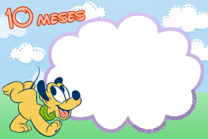 Moldura Álbum do Bebê - Mickey 10 Meses Pluto filhote correndo, texto '10 MESES', moldura nuvem, fundo céu grama.