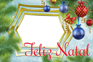 Moldura Natal - Árvore Bolas Árvore Natal decorada, bolas coloridas, moldura dourada, fundo azul claro.