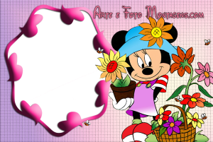 Moldura Personagens - Mickey Minnie Flores Minnie Mouse jardineira, vaso e cesta com flores, moldura pink orgânica, fundo rosa com textura.