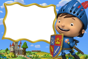 Moldura Personagens - Mike O Cavaleiro Mike o Cavaleiro, armadura azul, escudo, espada, moldura dourada, fundo castelo medieval e céu azul.