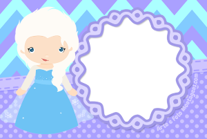 Moldura Personagens - Frozen Baby Elsa Elsa Frozen chibi, vestido azul, moldura lilás ondulada, fundo chevron azul lilás poá, flocos neve.