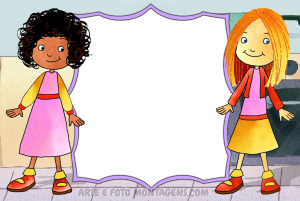 Moldura Personagens - Milly E Molly Meninas Milly e Molly, moldura roxa formato escudo, cenário rua.