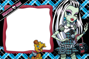 Moldura Personagens - Monster High 3 Frankie Stein Monster High, cachorrinho Watzit, moldura vinho irregular, fundo xadrez azul preto.