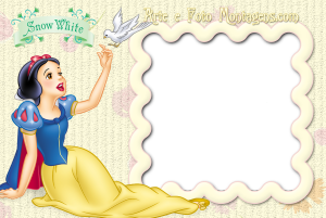 Moldura Personagens - Princesa Brancadeneve Branca de Neve, passarinho, moldura bege clara borda preta ondulada, fundo texturizado flores.