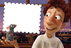 Moldura Personagens - Ratatouille Linguini segurando rato Remy (Ratatouille), moldura branca borda selo, fundo Paris.