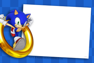 Moldura Personagens - Sonic Anel Sonic correndo anel dourado, moldura retangular preta borda branca (polaroid), fundo azul quadriculado.
