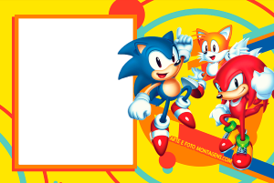 Moldura Personagens - Sonic Mania Sonic, Tails, Knuckles clássicos correndo, moldura retangular laranja, fundo amarelo círculos linhas.