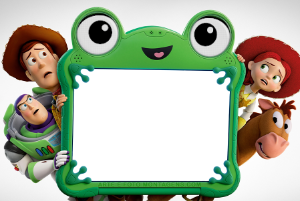 Moldura Personagens - Toy Story 5 Moldura digital com espaço central em branco, emoldurado pelo tablet em formato de sapo chamado Lilypad, com Woody, Buzz, Jessie e Bala no Alvo espiando preocupados.