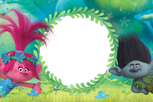 Moldura Personagens - Trolls Poppy e Tronco (Trolls), moldura verde formato guirlanda folhas, fundo floresta mágica.